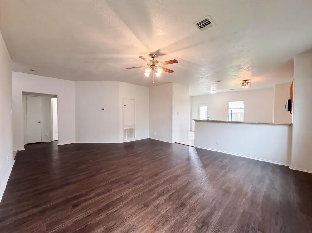 109 Mustang Stampede Drive La Marque, TX 77568