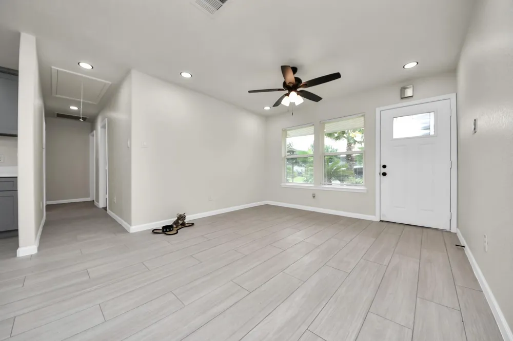 5111 Willow Glen Drive Houston, TX 77033