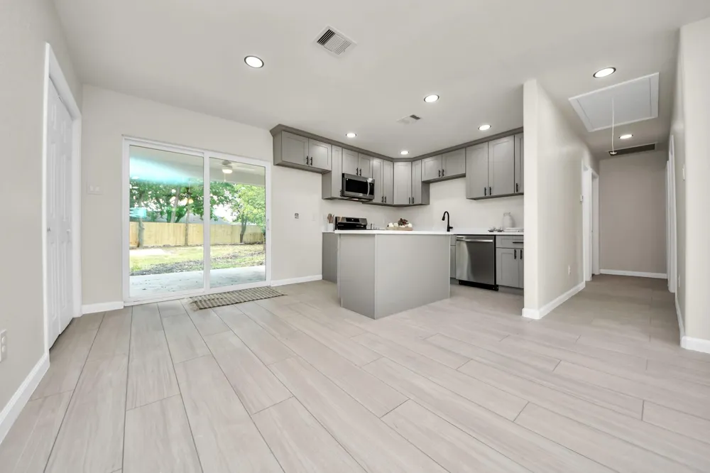 5111 Willow Glen Drive Houston, TX 77033