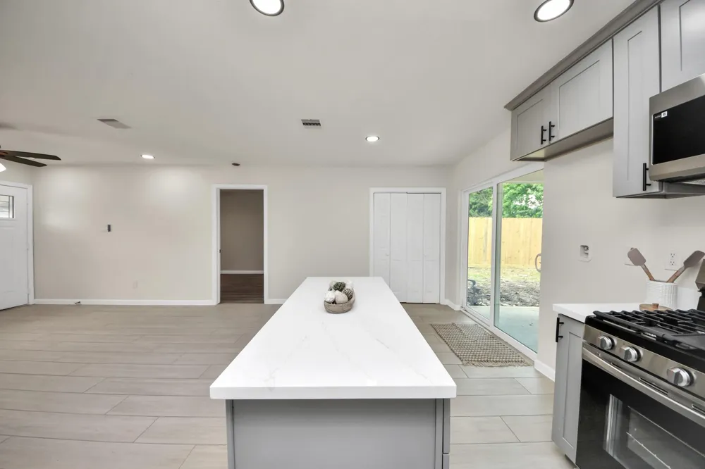 5111 Willow Glen Drive Houston, TX 77033