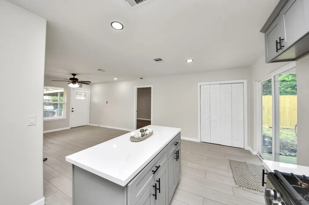 5111 Willow Glen Drive Houston, TX 77033