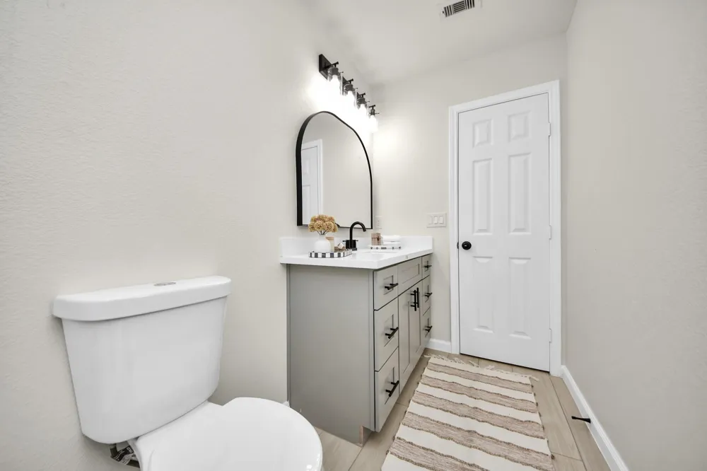 5111 Willow Glen Drive Houston, TX 77033