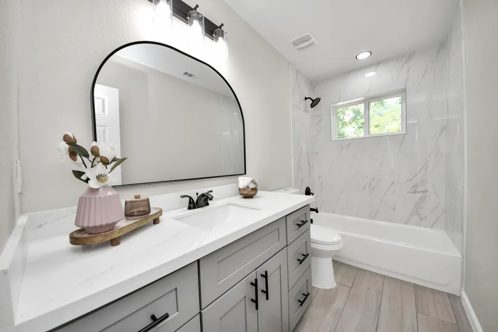 5111 Willow Glen Drive Houston, TX 77033