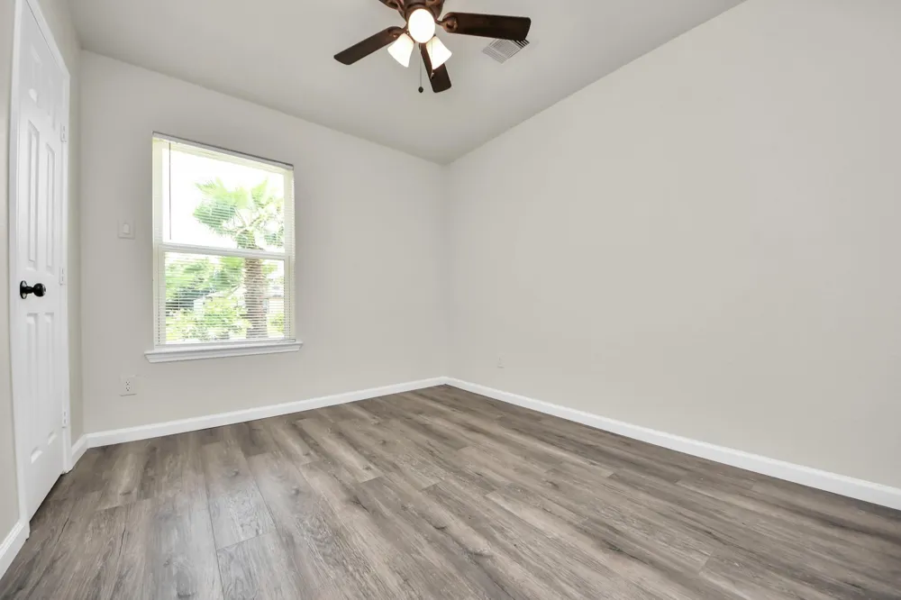 5111 Willow Glen Drive Houston, TX 77033