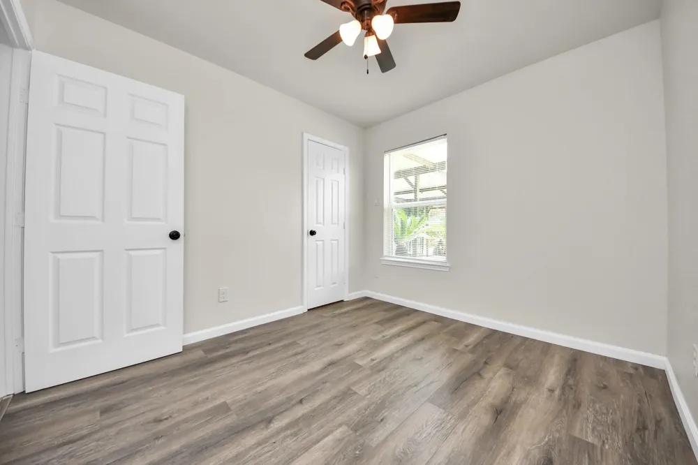 5111 Willow Glen Drive Houston, TX 77033