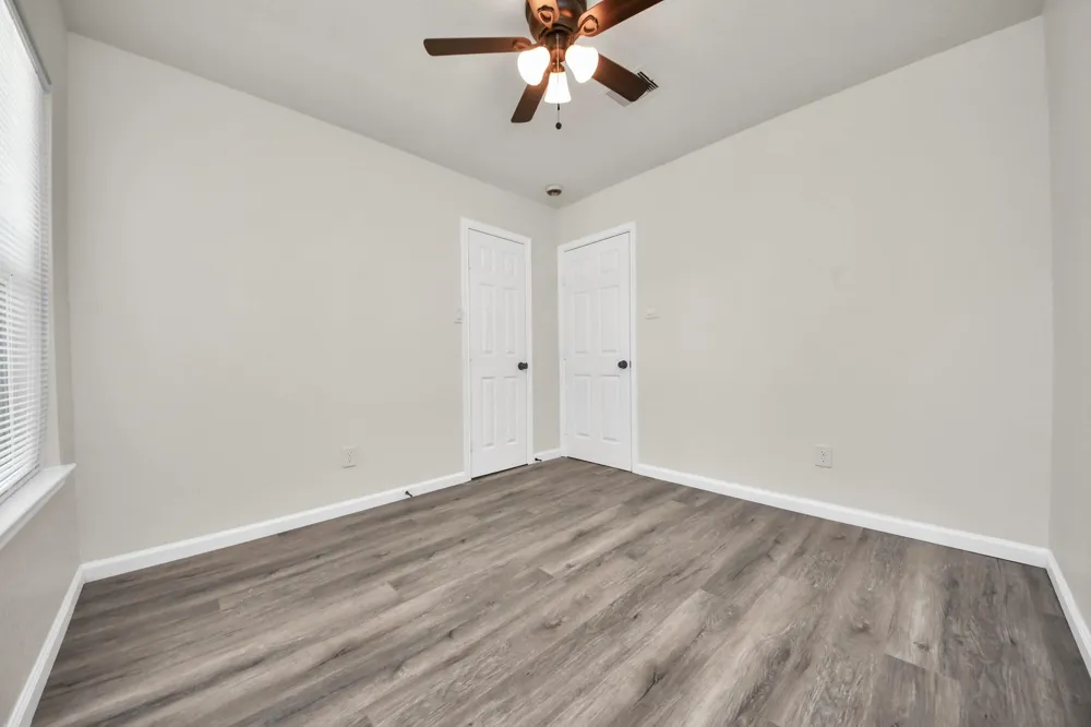 5111 Willow Glen Drive Houston, TX 77033