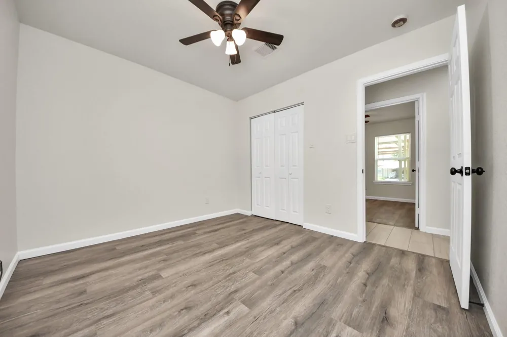 5111 Willow Glen Drive Houston, TX 77033