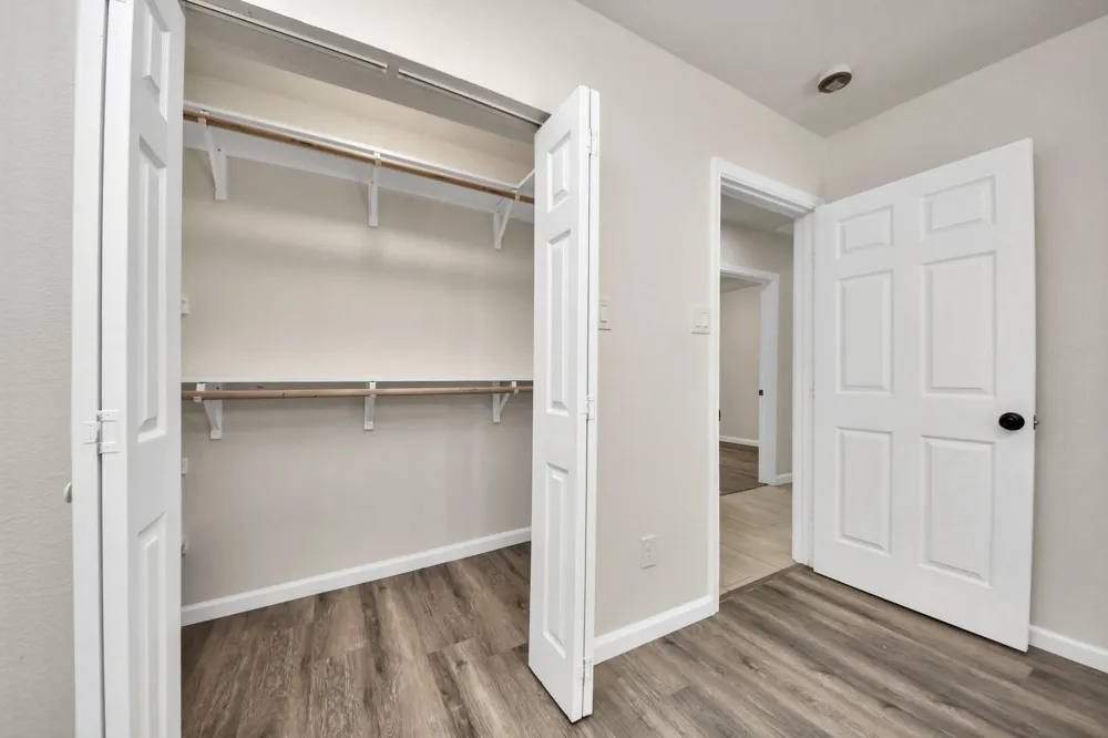 5111 Willow Glen Drive Houston, TX 77033