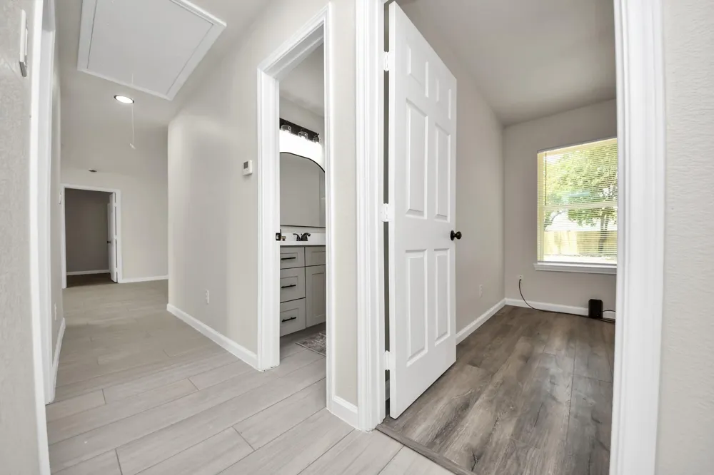 5111 Willow Glen Drive Houston, TX 77033