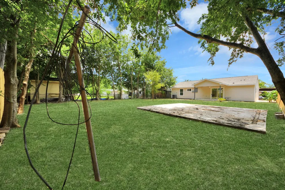5111 Willow Glen Drive Houston, TX 77033