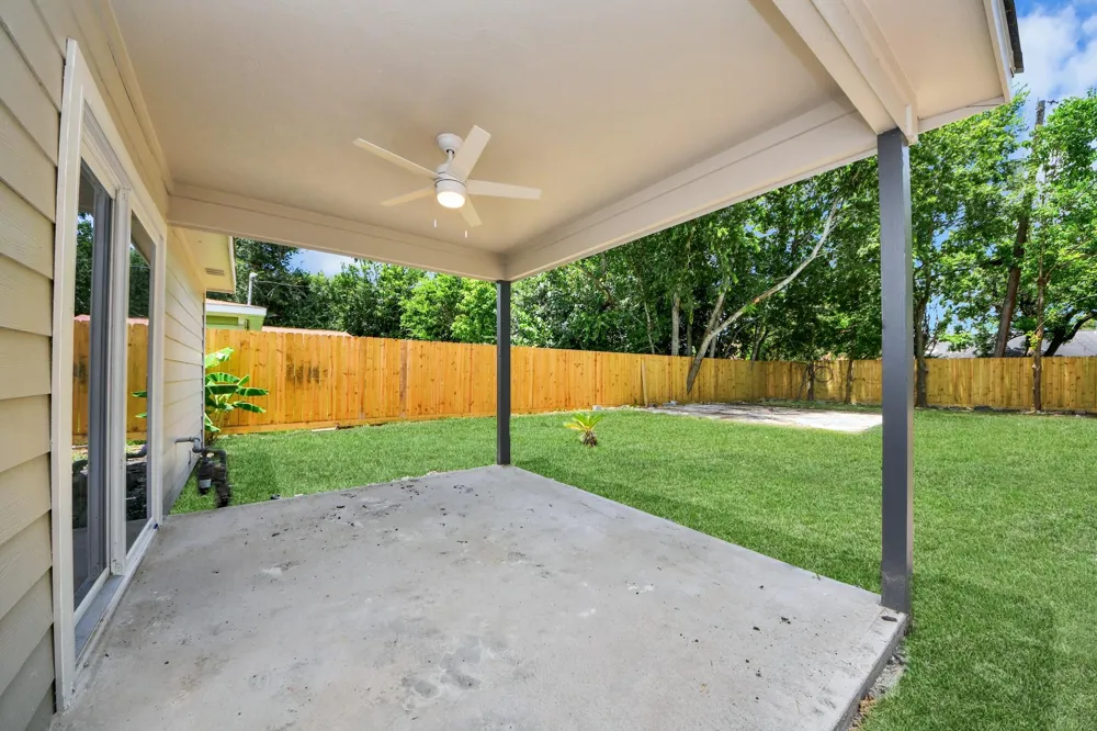 5111 Willow Glen Drive Houston, TX 77033