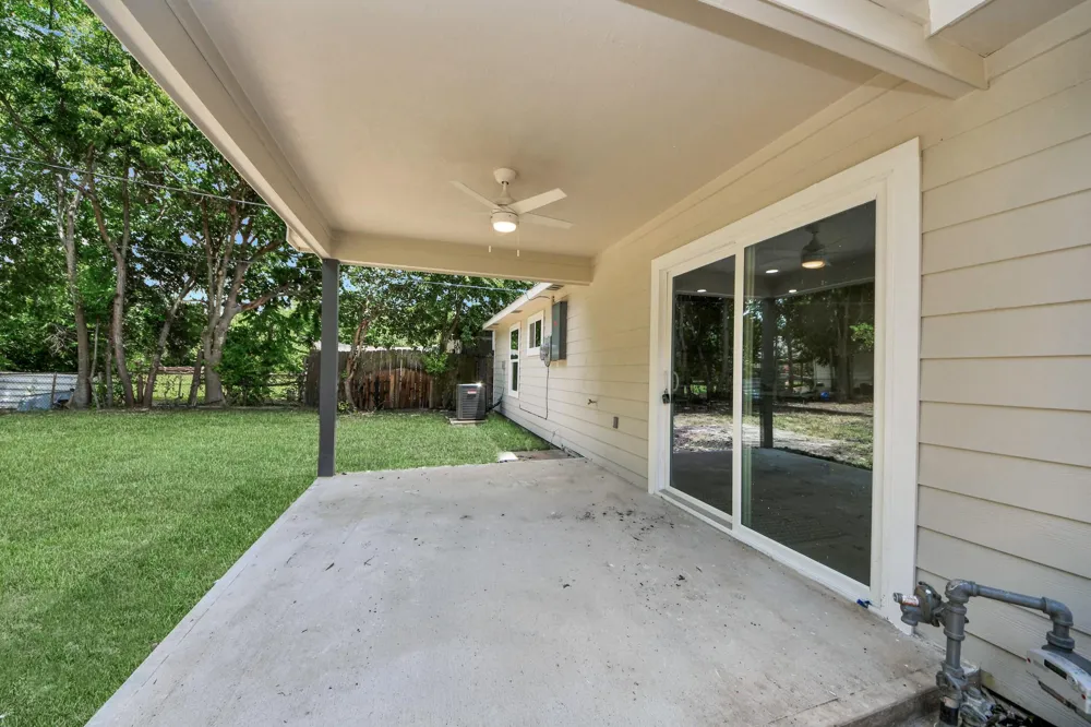 5111 Willow Glen Drive Houston, TX 77033