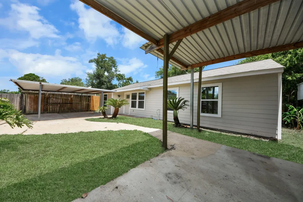 5111 Willow Glen Drive Houston, TX 77033