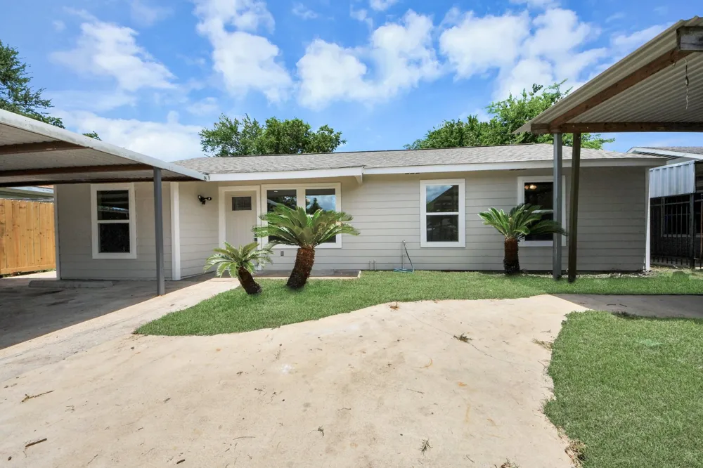 5111 Willow Glen Drive Houston, TX 77033