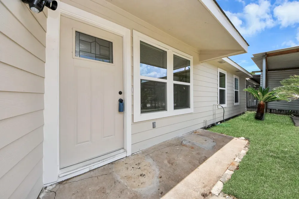 5111 Willow Glen Drive Houston, TX 77033