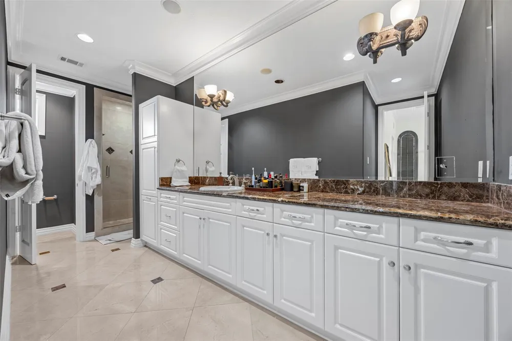 1419 Nantucket Drive Houston, TX 77057