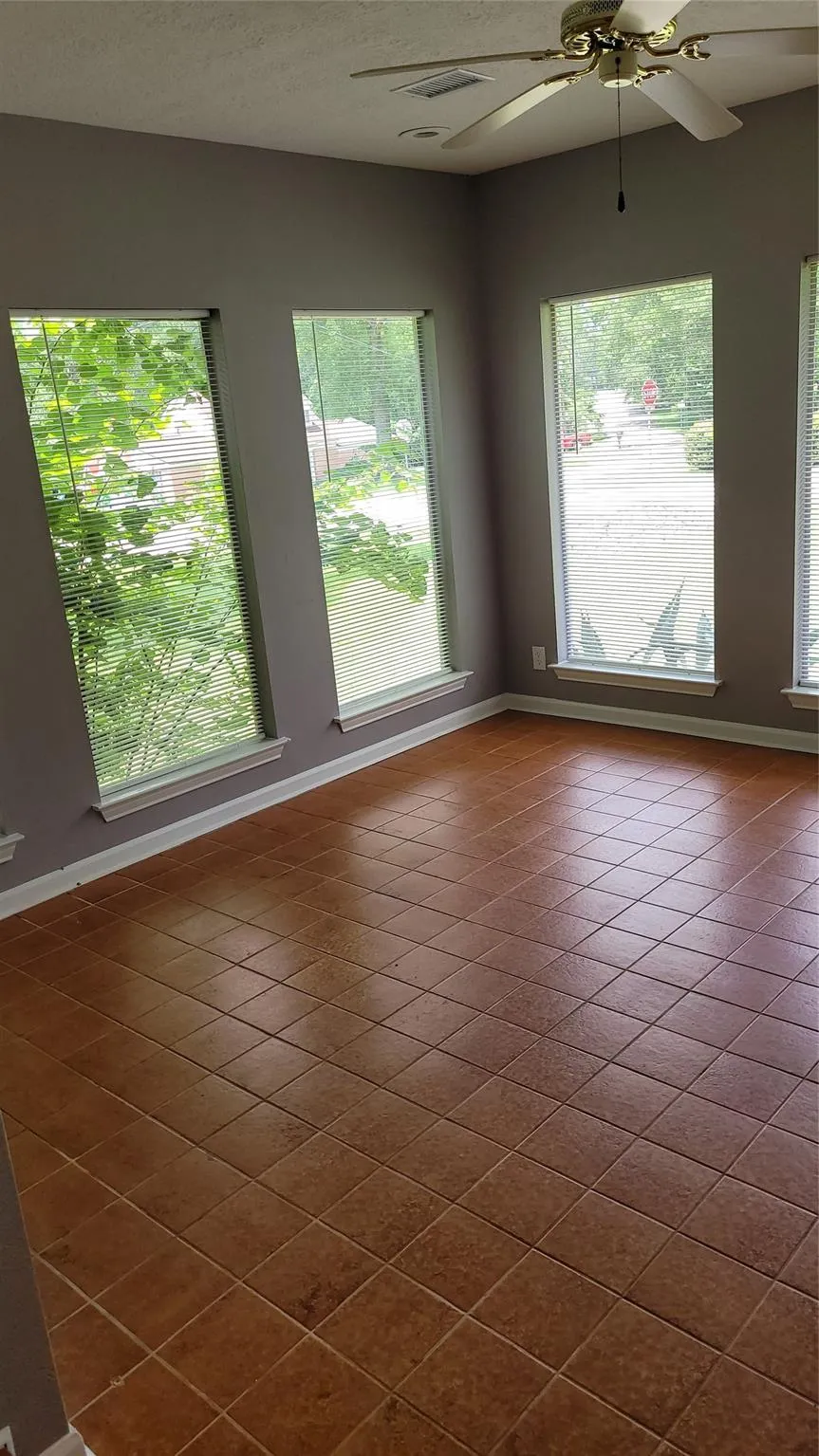 110 Sunset Boulevard Conroe, TX 77303
