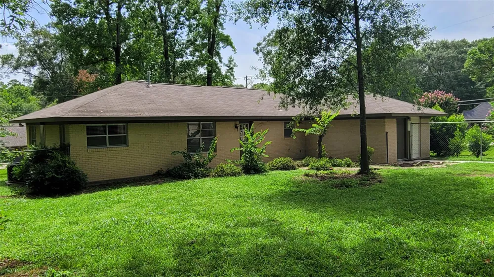110 Sunset Boulevard Conroe, TX 77303