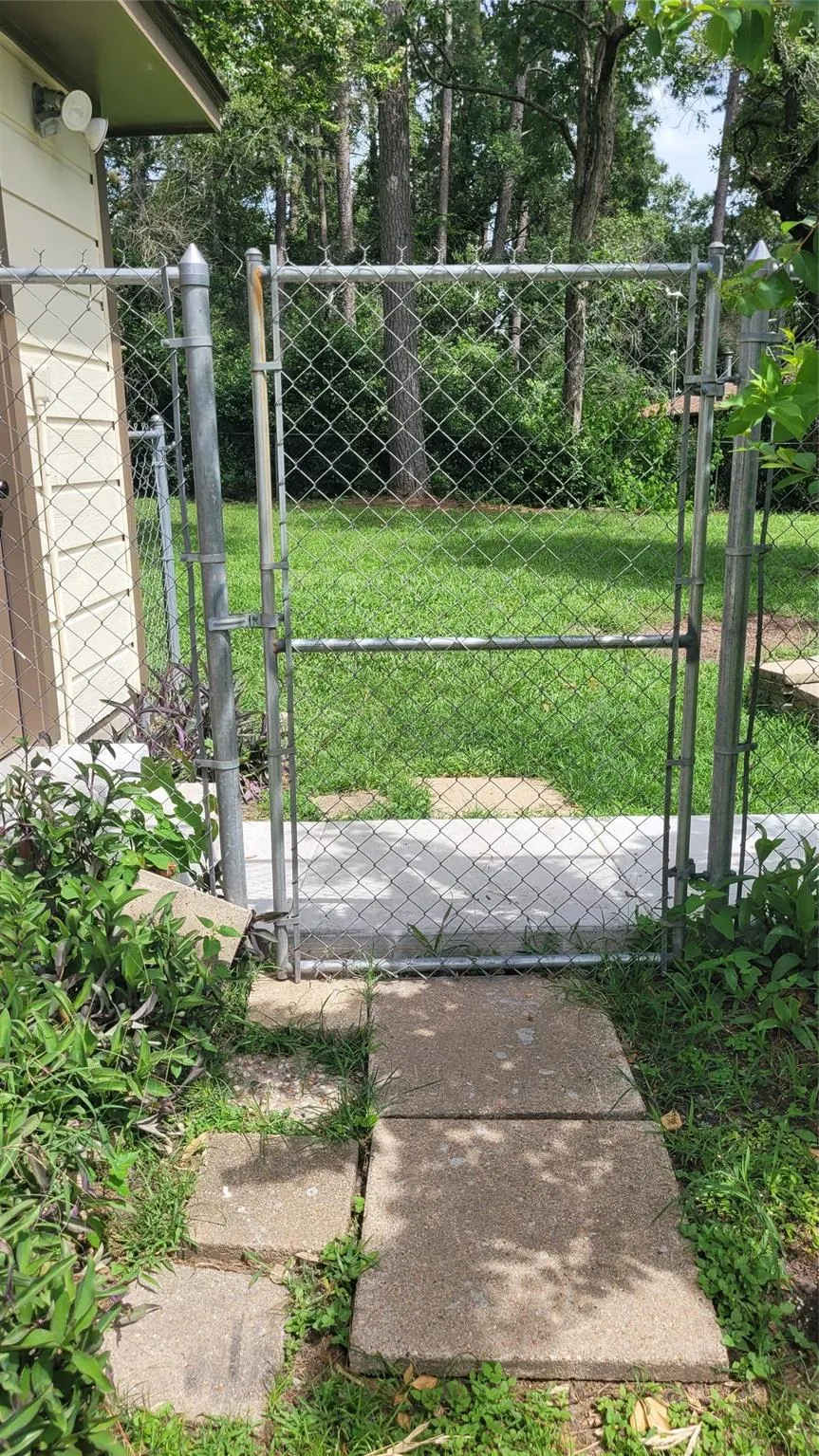 110 Sunset Boulevard Conroe, TX 77303