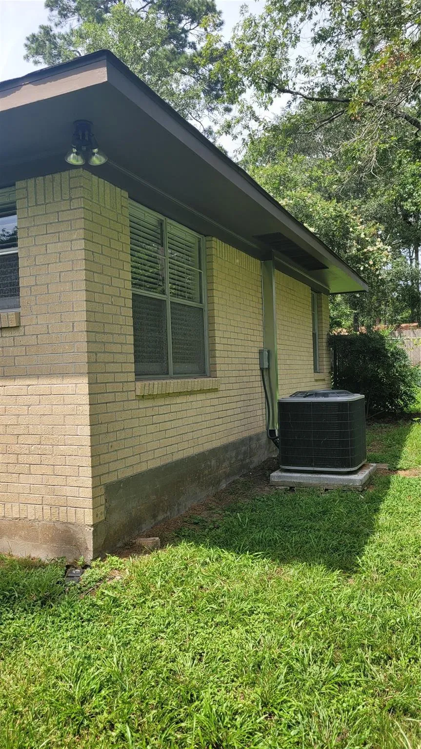 110 Sunset Boulevard Conroe, TX 77303