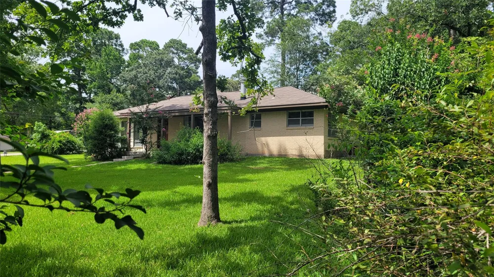110 Sunset Boulevard Conroe, TX 77303