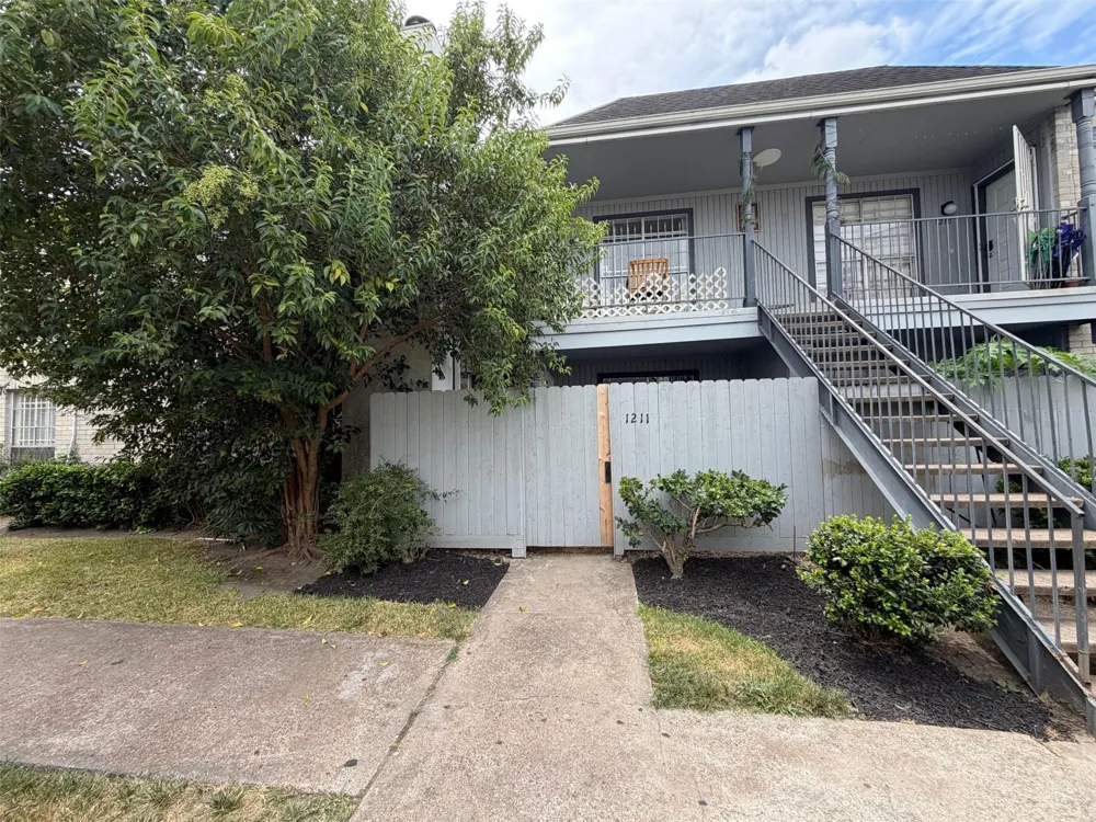 6606 De Moss Drive #1211 Houston, TX 77074