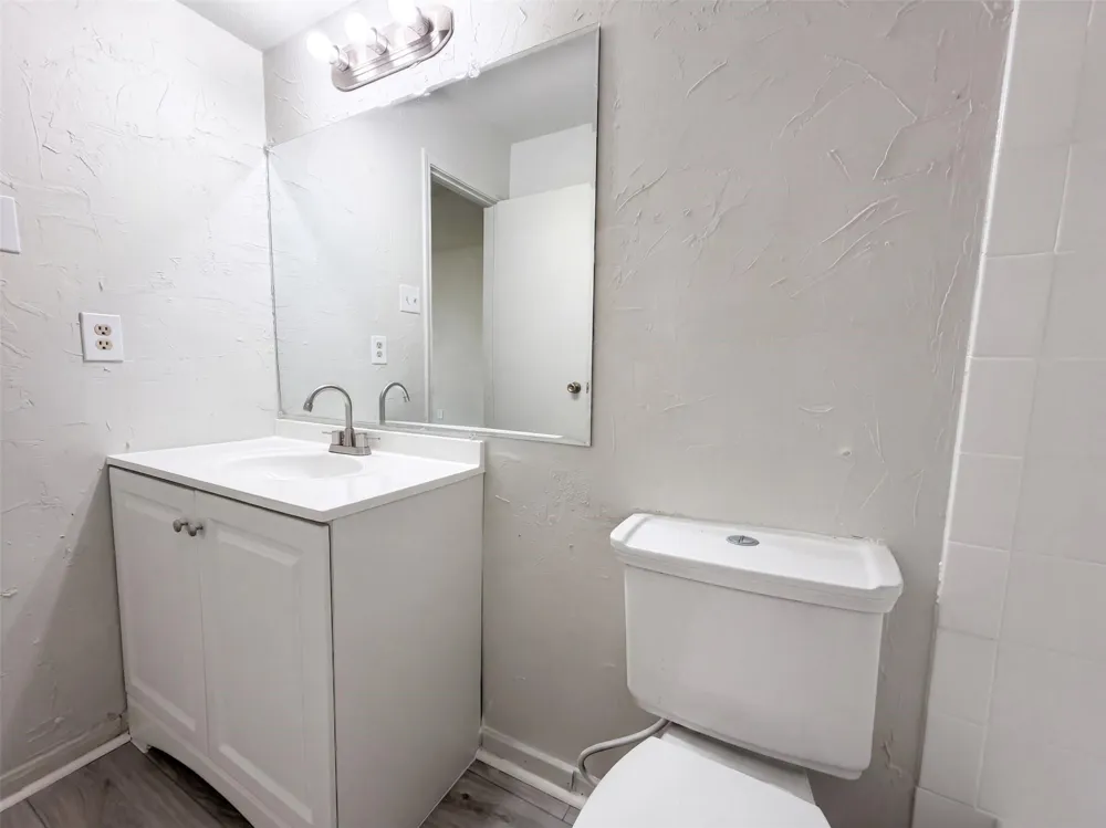 6606 De Moss Drive #1211 Houston, TX 77074