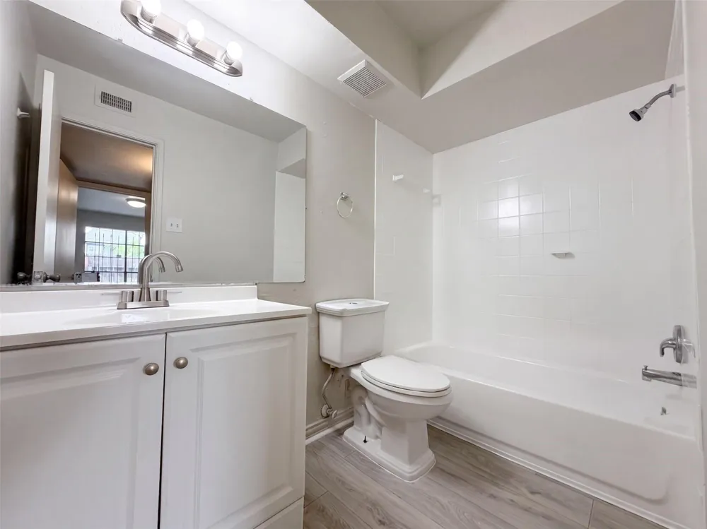 6606 De Moss Drive #1211 Houston, TX 77074