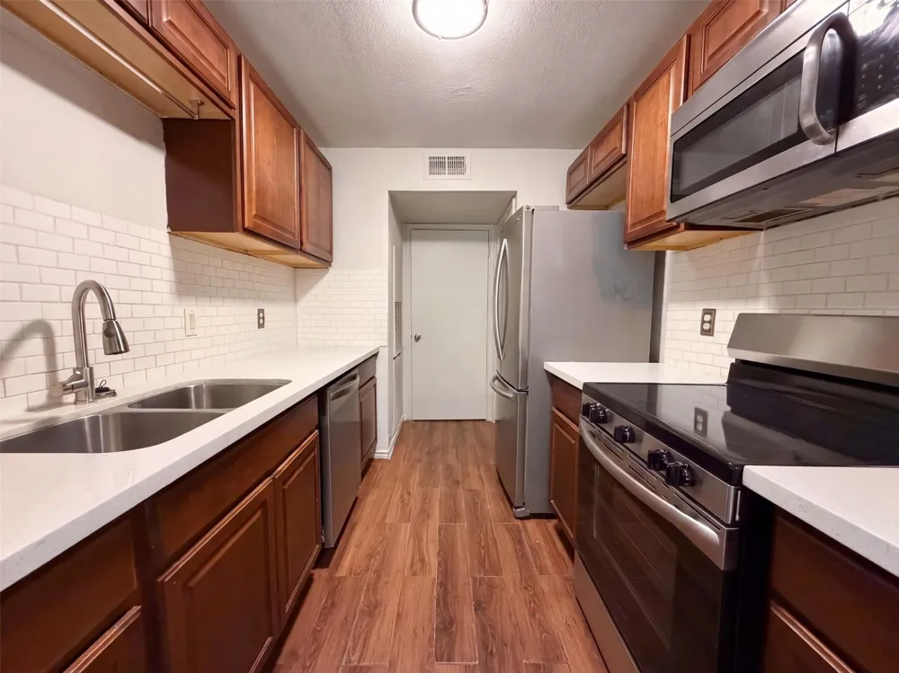 6606 De Moss Drive #1211 Houston, TX 77074