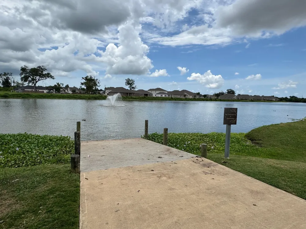 117 Water Grass Trail Clute, TX 77531