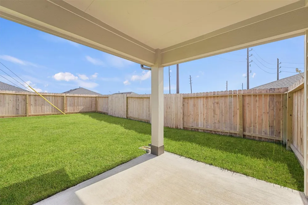 1106 Rayburn Drive Rosharon, TX 77583