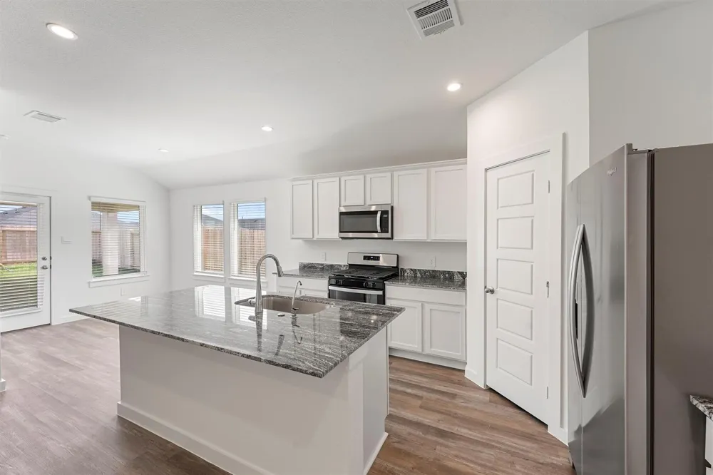 1106 Rayburn Drive Rosharon, TX 77583