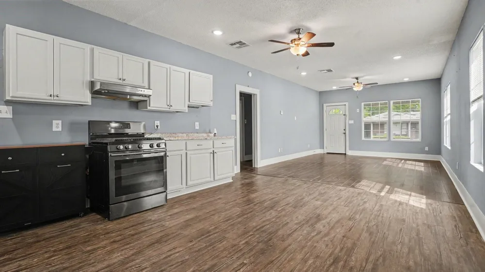 12 E Homan Street Baytown, TX 77520