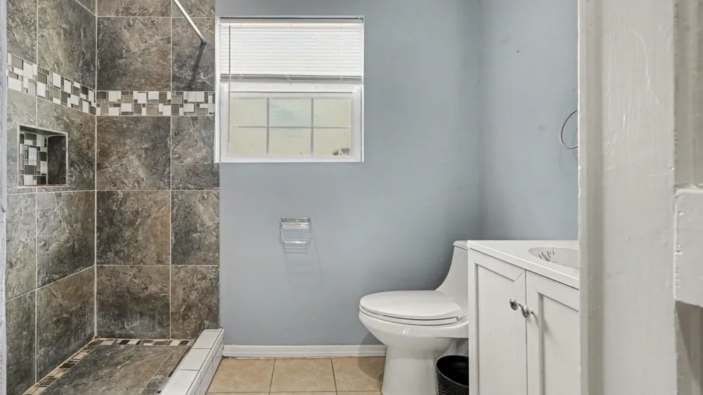 12 E Homan Street Baytown, TX 77520