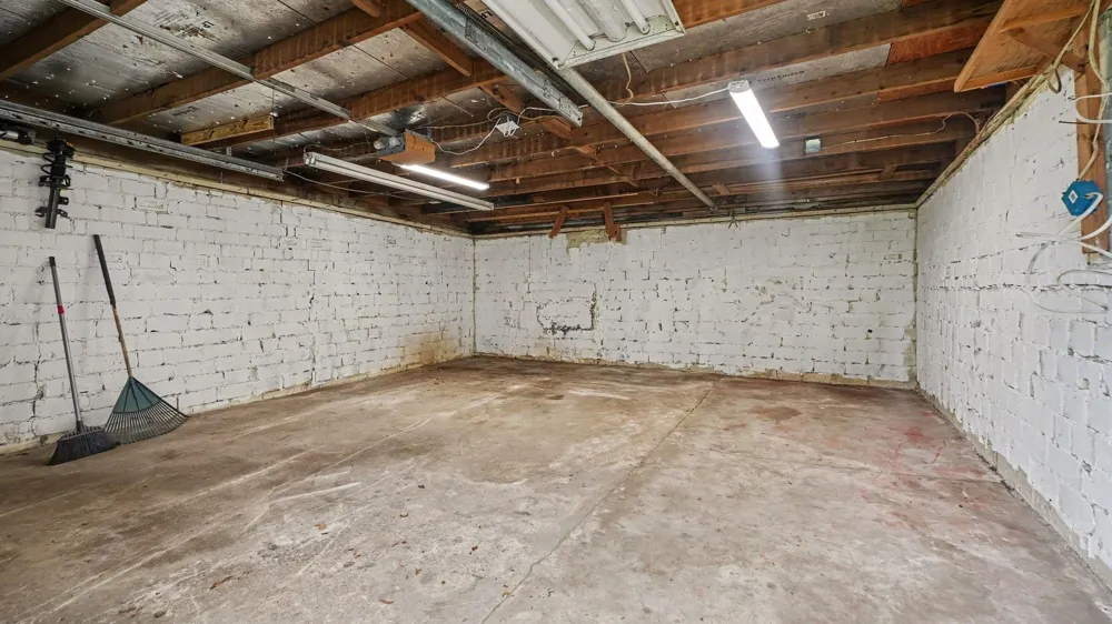 12 E Homan Street Baytown, TX 77520