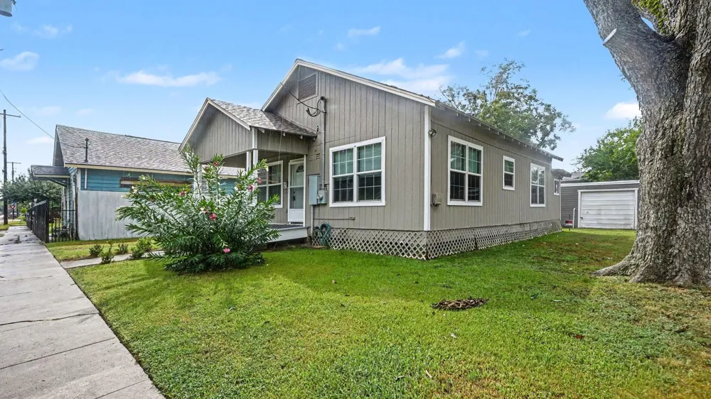 12 E Homan Street Baytown, TX 77520