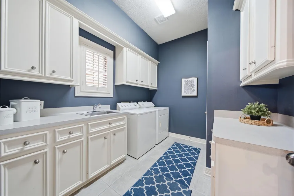 1308 Whispering Pines Drive Houston, TX 77055