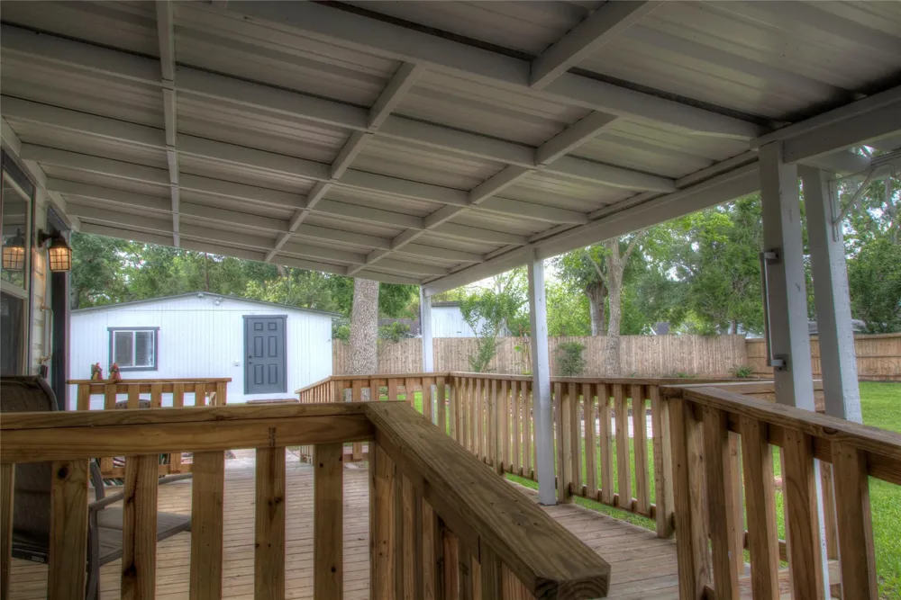 415 Perkins Avenue League City, TX 77573