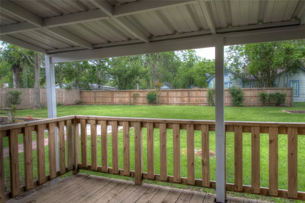 415 Perkins Avenue League City, TX 77573