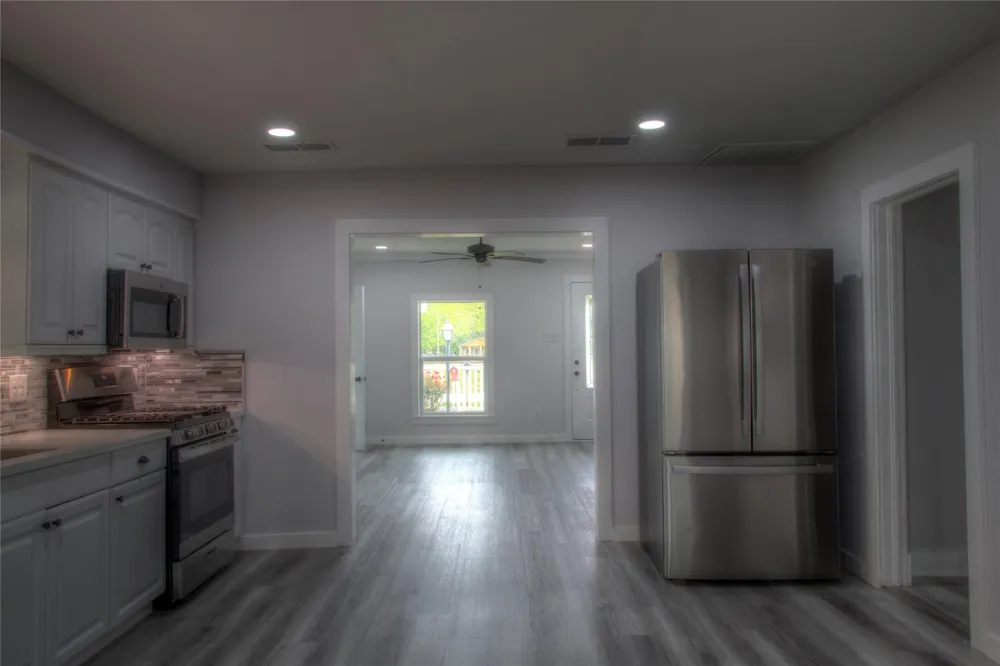 415 Perkins Avenue League City, TX 77573