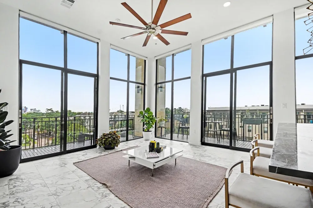 4820 Caroline Street #501 Houston, TX 77004