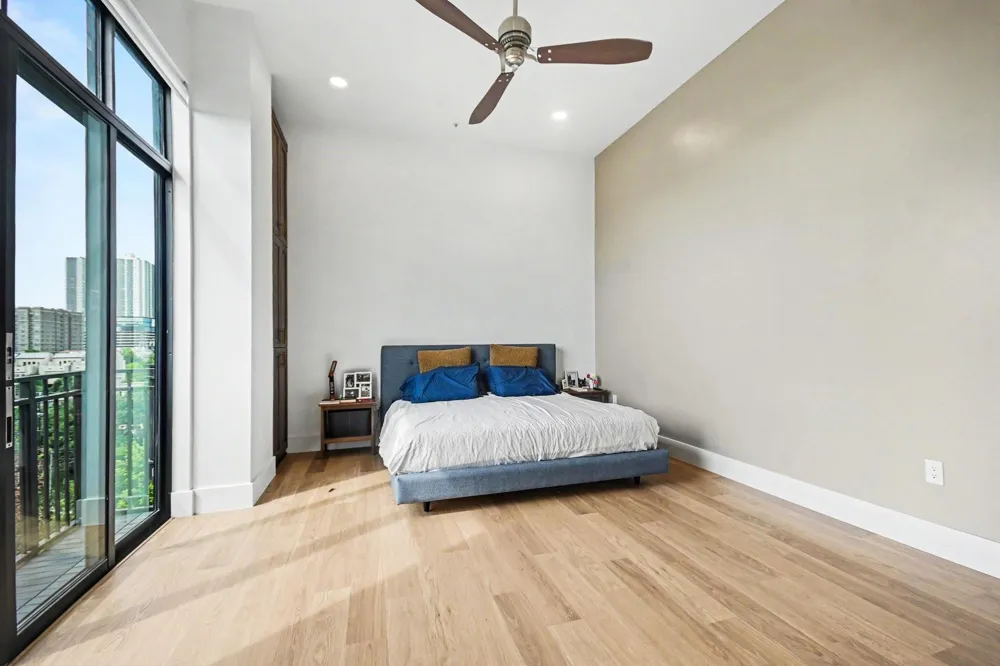 4820 Caroline Street #501 Houston, TX 77004