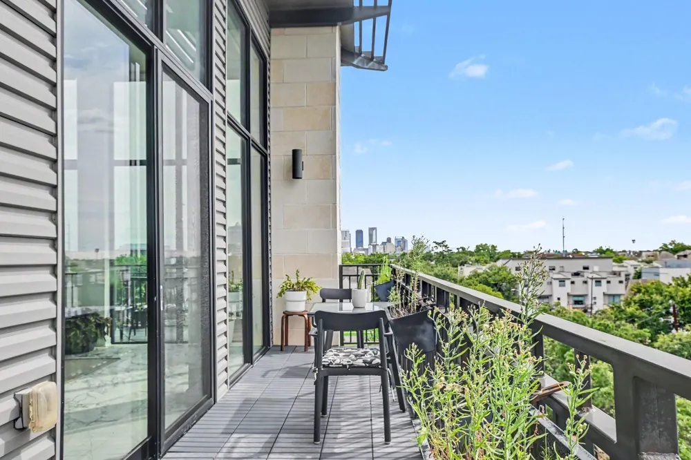 4820 Caroline Street #501 Houston, TX 77004