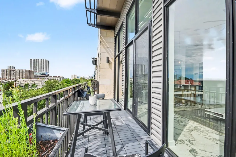 4820 Caroline Street #501 Houston, TX 77004