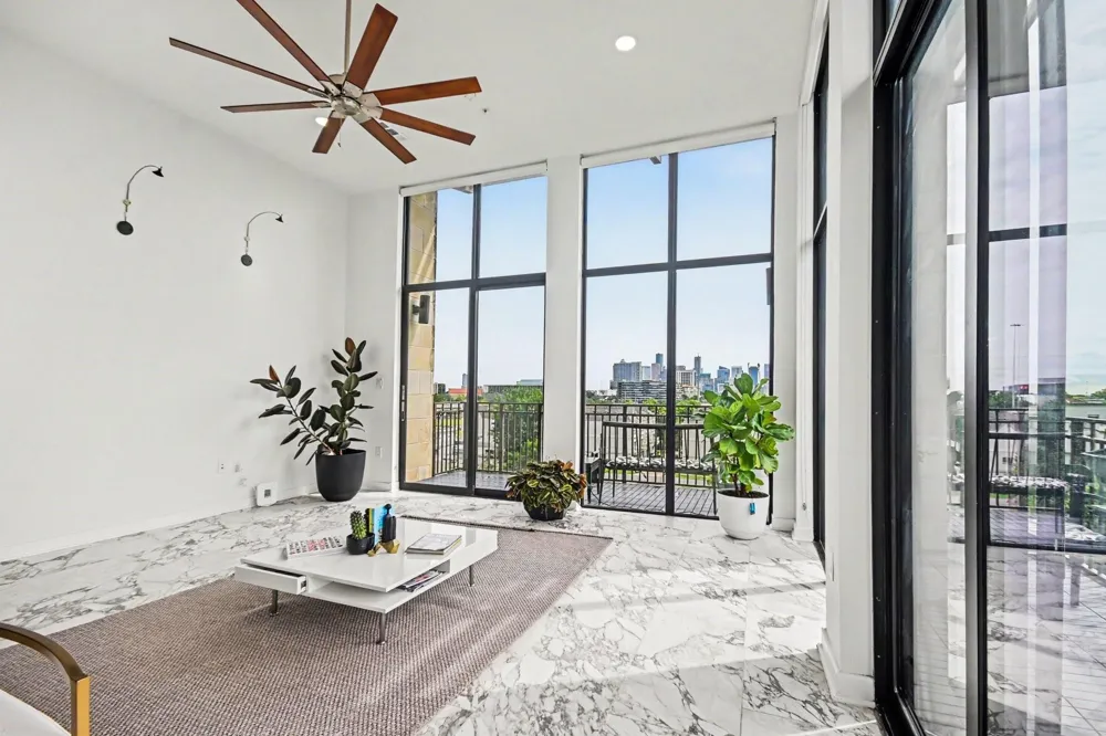 4820 Caroline Street #501 Houston, TX 77004