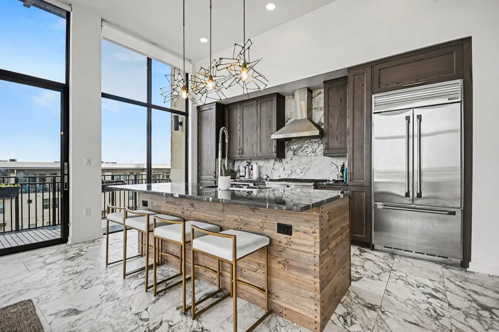 4820 Caroline Street #501 Houston, TX 77004