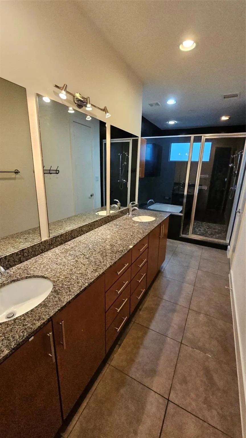 2301 Camden Drive #B Houston, TX 77021