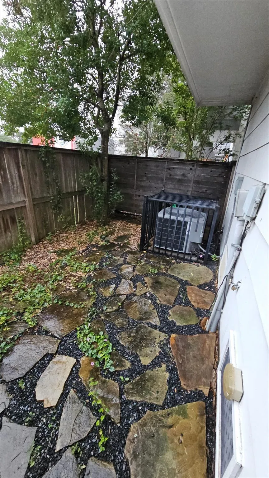 2301 Camden Drive #B Houston, TX 77021