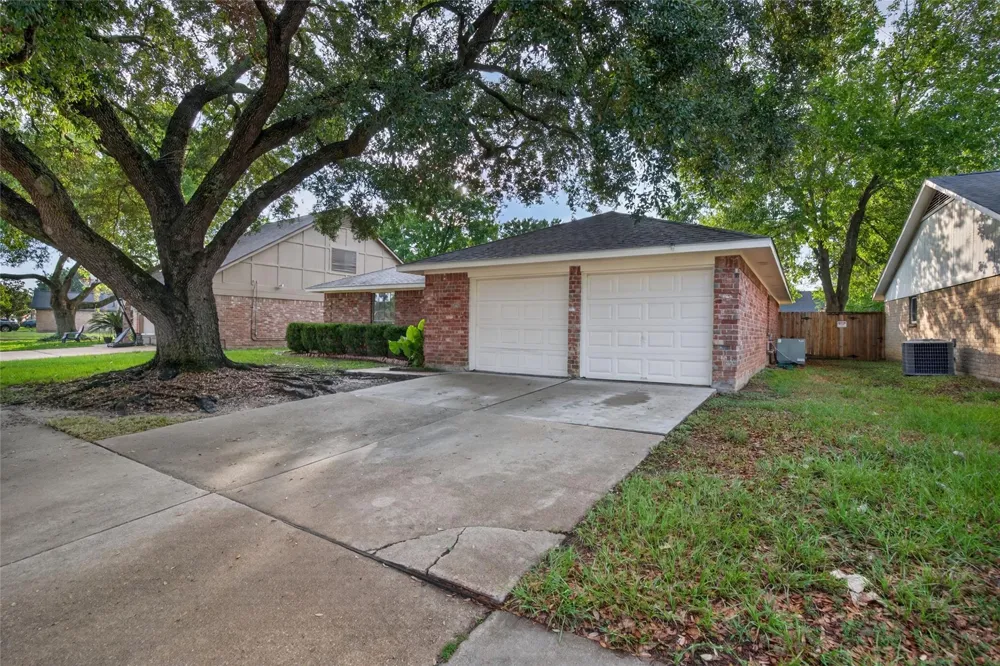 922 Comstock Springs Drive Katy, TX 77450