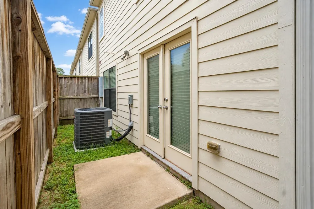 3645 Main Plaza Drive Hockley, TX 77025